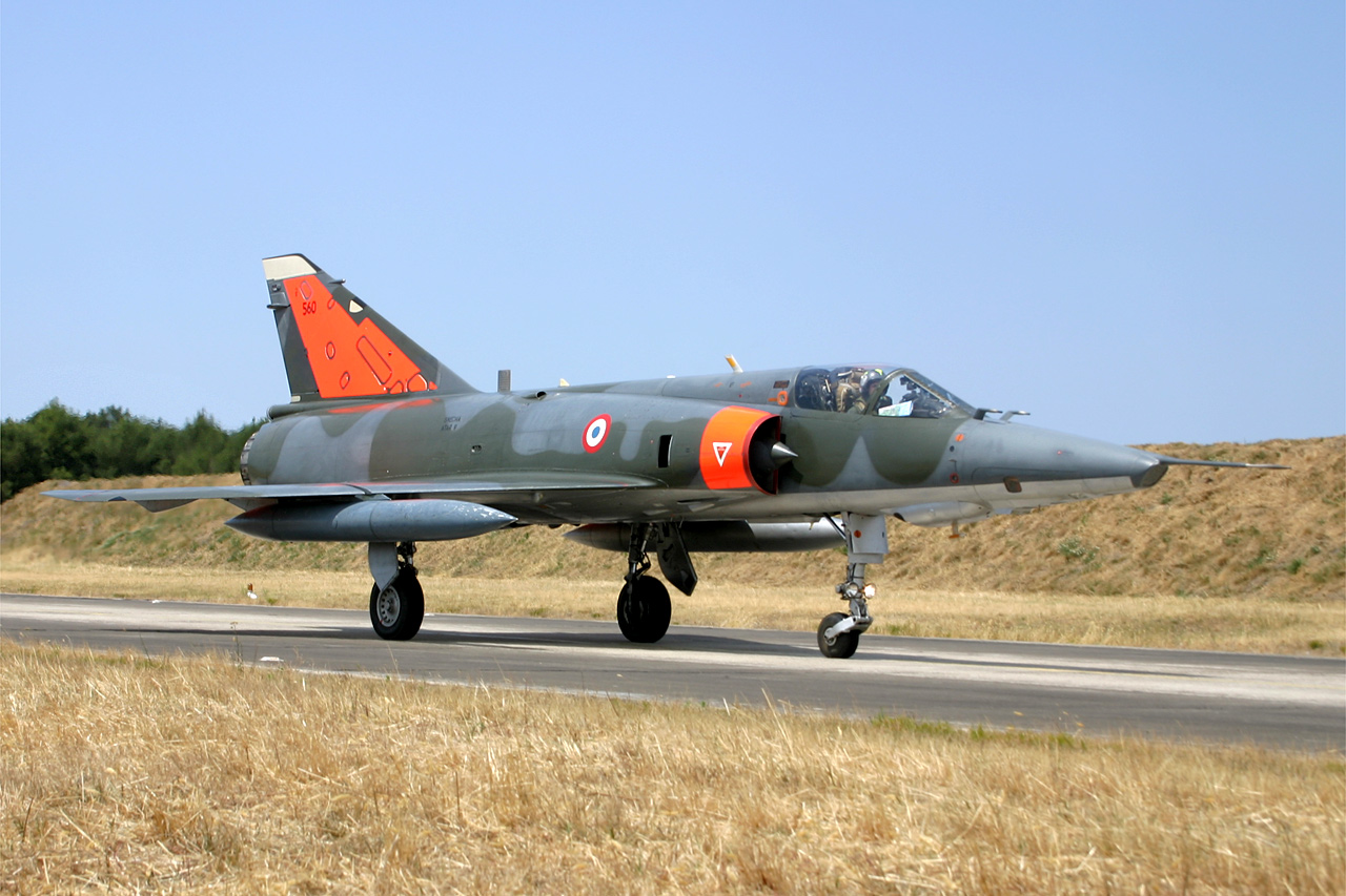 Dassault Mirage III E - 560 / F-ZAEC - France / CEV
Ce site n'est pas en libre service pour les sites internet, les journaux, les magazines ou les éditeurs ! Toutes les photos montrées ici demeurent la propriété exclusive de leurs propriétaires. Leur reproduction sans autorisation n’est autorisée que dans le cadre d'une utilisation privée.
Toute reproduction, représentation, adaptation ou modification de tout ou partie des photos présentées sur le site, dans un but de diffusion publique (commercial ou non), et cela quel que soit le moyen ou le procédé utilisé est interdite. Pour toute utilisation de ce type vous devez prendre contact avec le webmaster. 2005-06-11 LFBC 110.jpg