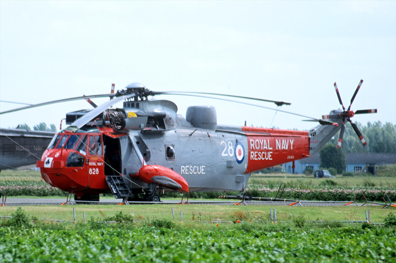 Westland Sea King HAS.5 - ZA166 / CU-828 - Royaume-Uni / 771 NAS
Ce site n'est pas en libre service pour les sites internet, les journaux, les magazines ou les éditeurs ! Toutes les photos montrées ici demeurent la propriété exclusive de leurs propriétaires. Leur reproduction sans autorisation n’est autorisée que dans le cadre d'une utilisation privée.
Toute reproduction, représentation, adaptation ou modification de tout ou partie des photos présentées sur le site, dans un but de diffusion publique (commercial ou non), et cela quel que soit le moyen ou le procédé utilisé est interdite. Pour toute utilisation de ce type vous devez prendre contact avec le webmaster. 2004-07-02 EBFN 002.jpg